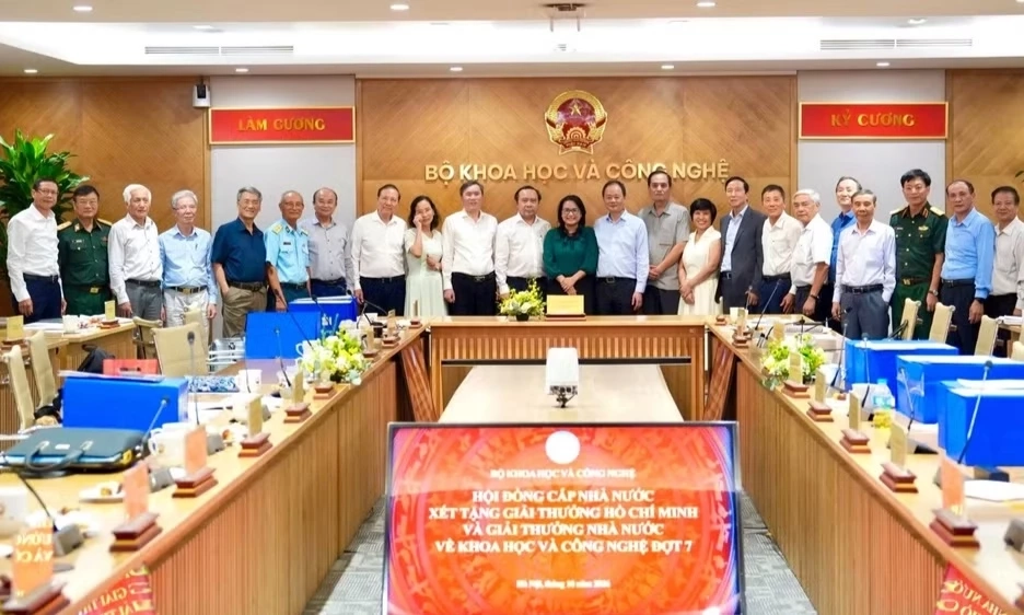X&eacute;t tặng giải thưởng khoa học phải c&ocirc;ng t&acirc;m, t&ocirc;n vinh đ&uacute;ng gi&aacute; trị c&ocirc;ng tr&igrave;nh