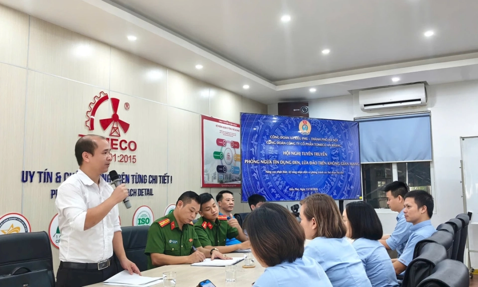 Cảnh gi&aacute;c với &ldquo;t&iacute;n dụng đen&rdquo;, bảo vệ người lao động tr&ecirc;n kh&ocirc;ng gian mạng