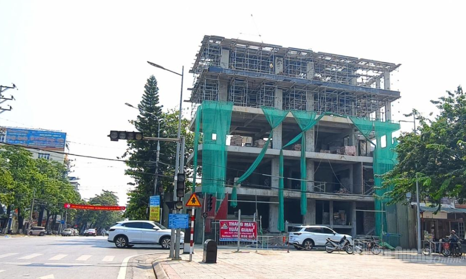 Tiềm ẩn nguy cơ mất an to&agrave;n từ c&ocirc;ng tr&igrave;nh x&acirc;y dựng