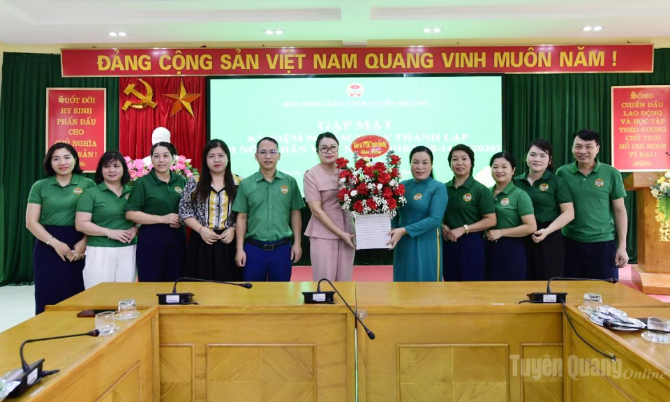 B&aacute;o v&agrave; ph&aacute;t thanh, truyền h&igrave;nh tỉnh ch&uacute;c mừng Hội N&ocirc;ng d&acirc;n tỉnh