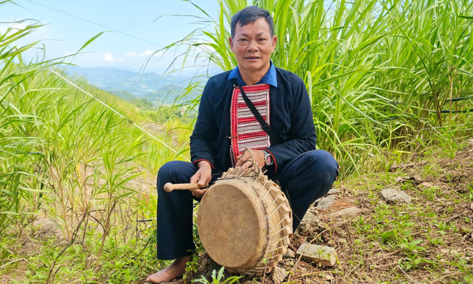 B&aacute;u vật trống n&ecirc;m Bản P&eacute;o
