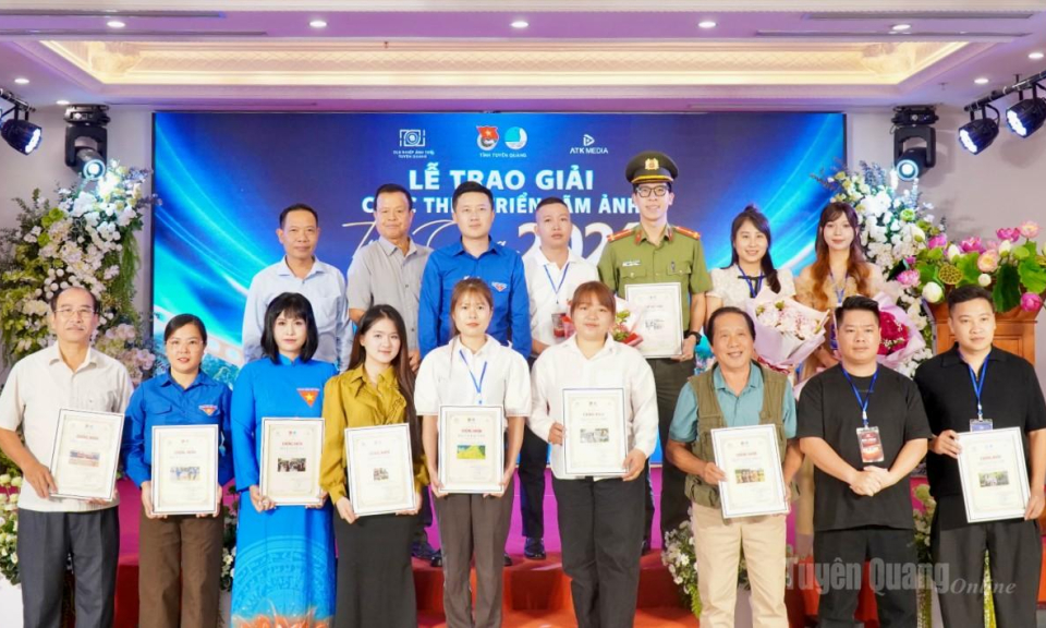 19 t&aacute;c phẩm đoạt giải tại Cuộc thi ảnh &ldquo;Tuy&ecirc;n Quang trong t&ocirc;i&rdquo; năm 2026