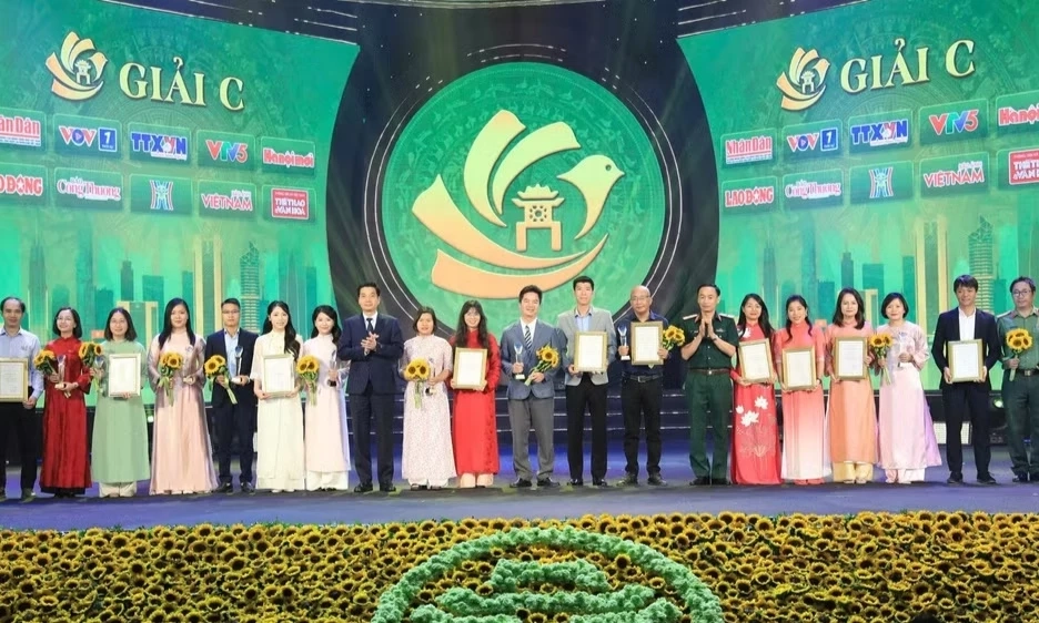 H&agrave; Nội trao Giải b&aacute;o ch&iacute; về Ph&aacute;t triển văn h&oacute;a năm 2026