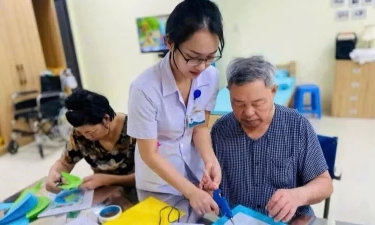 N&acirc;ng cao nhận thức cộng đồng trong chăm s&oacute;c sức khỏe t&acirc;m thần cho người cao tuổi