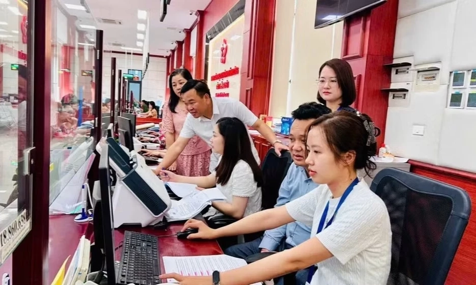 X&acirc;y dựng x&atilde; hội số lấy người d&acirc;n l&agrave;m trung t&acirc;m