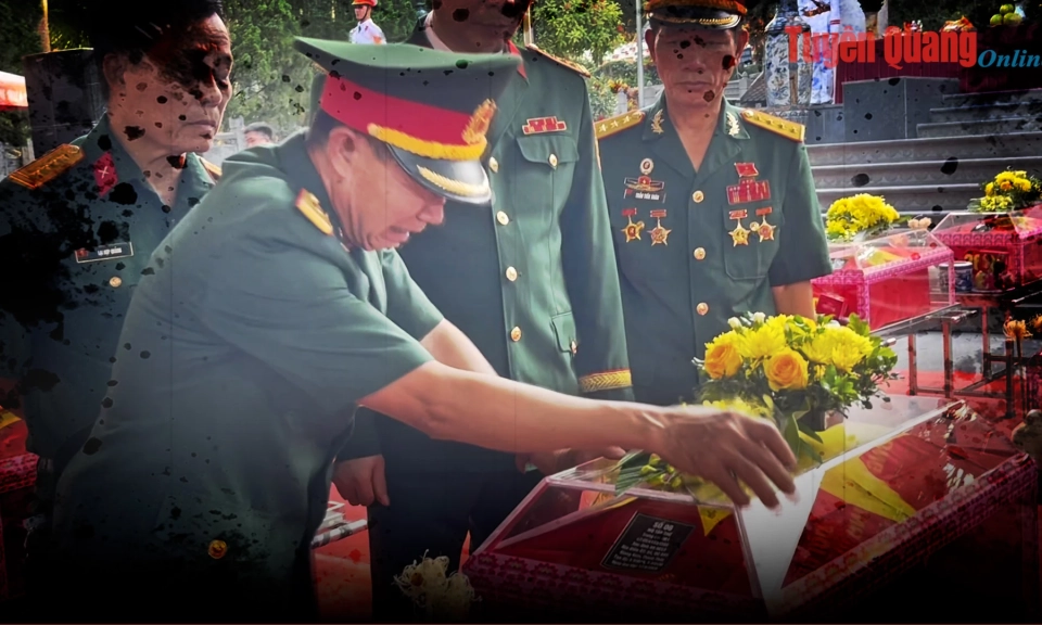 X&uacute;c động Lễ truy điệu v&agrave; an t&aacute;ng 93 h&agrave;i cốt liệt sĩ tại Nghĩa trang liệt sĩ Quốc gia Vị Xuy&ecirc;n
