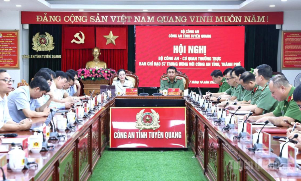 Th&aacute;o gỡ &ldquo;điểm nghẽn&rdquo;, tạo đột ph&aacute; chuyển đổi số trong lực lượng C&ocirc;ng an nh&acirc;n d&acirc;n