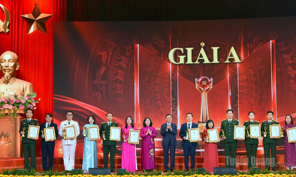 Tuy&ecirc;n Quang đoạt 3 giải tại Cuộc thi ch&iacute;nh luận về Bảo vệ nền tảng tư tưởng của Đảng, lần thứ S&aacute;u