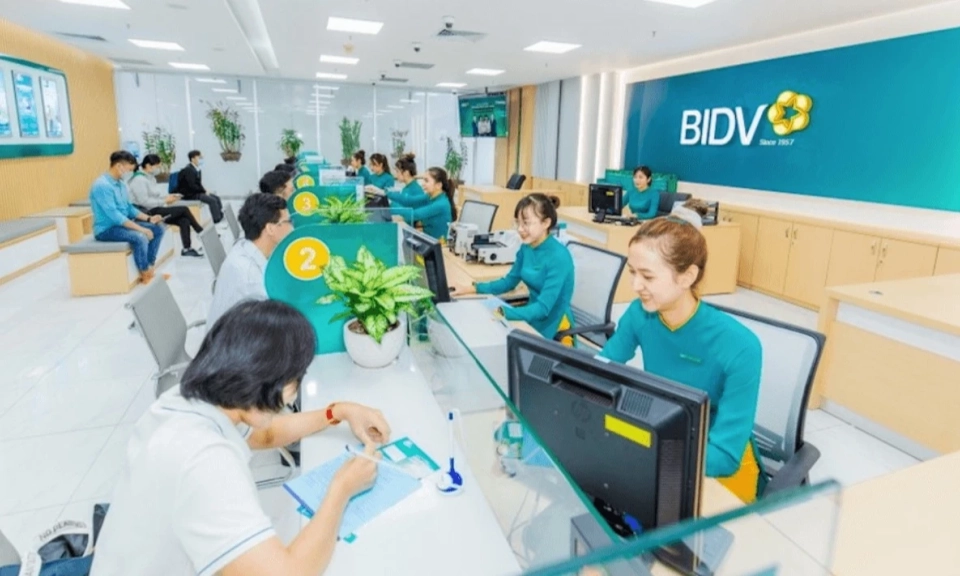 Ng&acirc;n h&agrave;ng Nh&agrave; nước chỉ đạo n&oacute;ng: Giảm l&atilde;i suất cho vay 1,5%-2%/năm, quản chặt t&iacute;n dụng tập trung