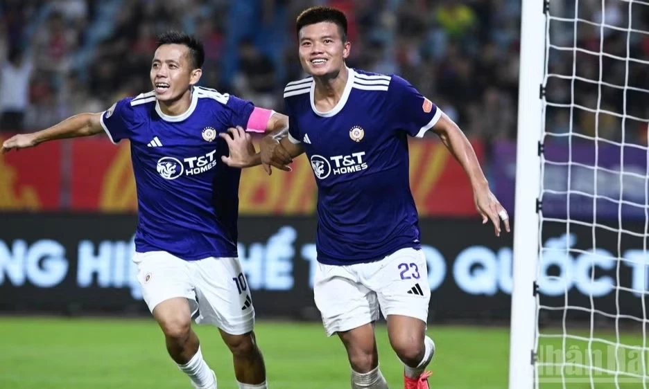 H&agrave; Nội FC thắng trận derby Thủ đ&ocirc;, C&ocirc;ng an H&agrave; Nội mất ng&ocirc;i đầu V.League