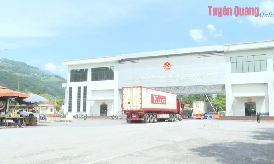 Khai th&aacute;c lợi thế cửa khẩu
