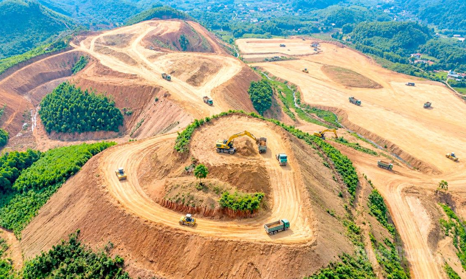 Hạ tầng mở đường cho tăng trưởng