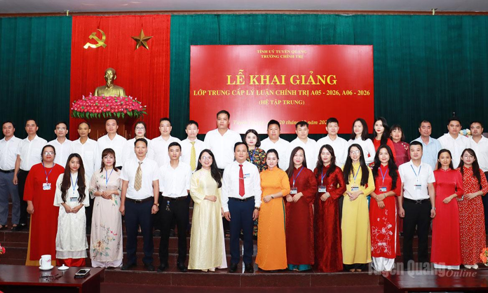 Khai giảng lớp Trung cấp L&yacute; luận ch&iacute;nh trị A05-2026 v&agrave; A06-2026