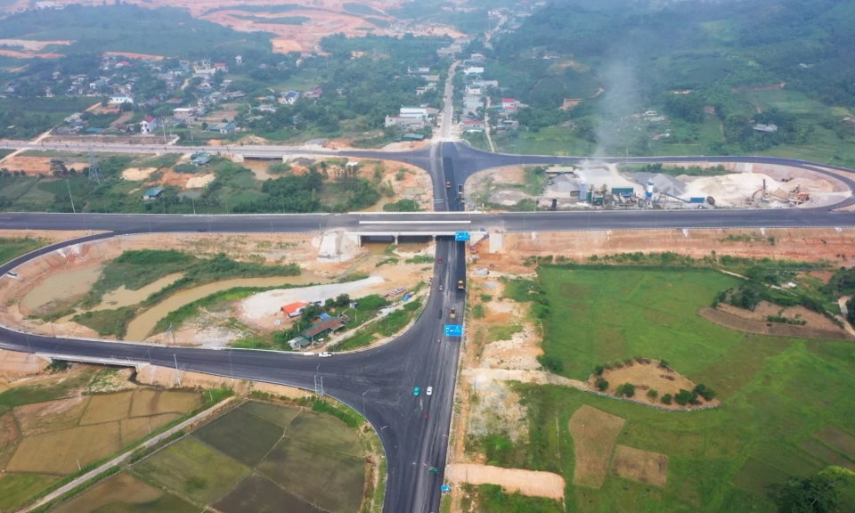 Tập trung giải ng&acirc;n c&aacute;c c&ocirc;ng tr&igrave;nh giao th&ocirc;ng