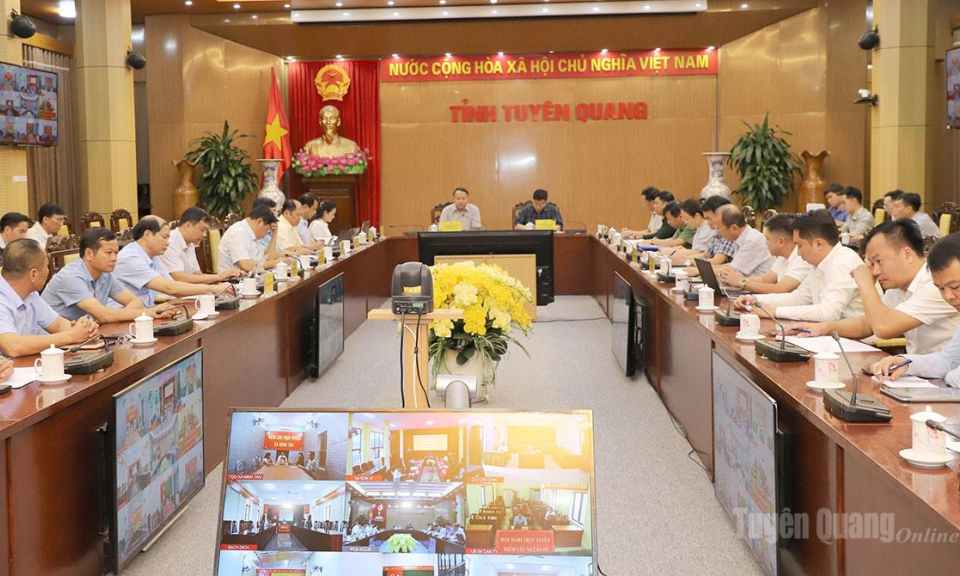 UBND tỉnh họp nghe b&aacute;o c&aacute;o tiến độ x&acirc;y dựng c&aacute;c Trường PTNT li&ecirc;n cấp TH&THCS tại c&aacute;c x&atilde; bi&ecirc;n giới