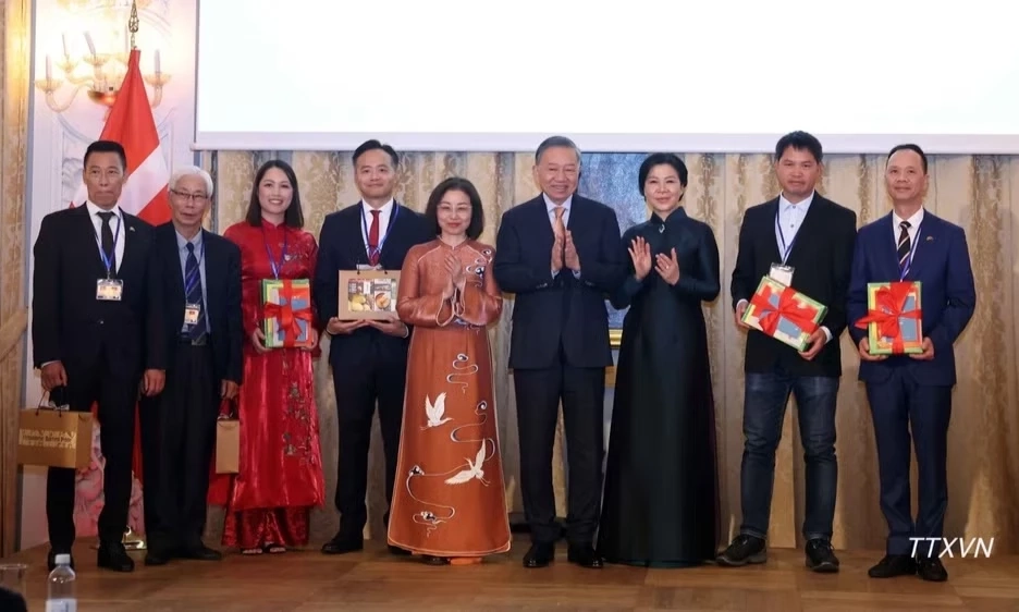 Hội nhập tốt, giữ g&igrave;n t&igrave;nh cảm với qu&ecirc; hương, chung sức x&acirc;y dựng đất nước h&ugrave;ng cường v&agrave; thịnh vượng