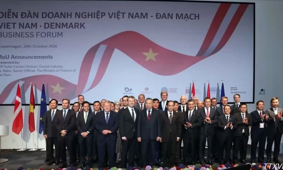 Tổng B&iacute; thư, Chủ tịch nước T&ocirc; L&acirc;m chứng kiến trao văn kiện hợp t&aacute;c Việt Nam-Đan Mạch