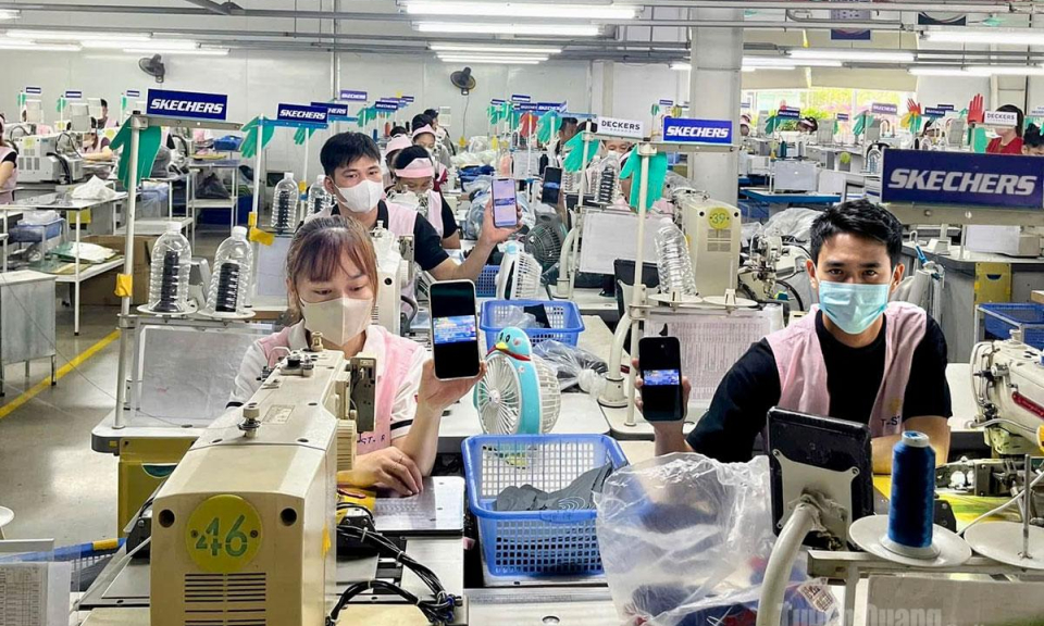 Lan tỏa nghị quyết đến đo&agrave;n vi&ecirc;n