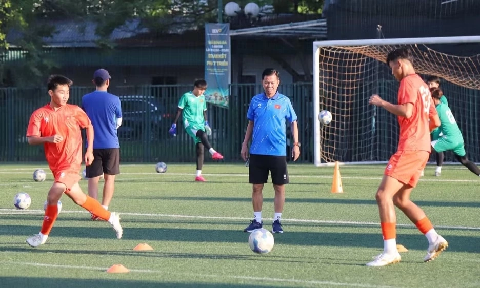 U15 Việt Nam l&ecirc;n đường tham dự FIFA U15 World Cup & Festival