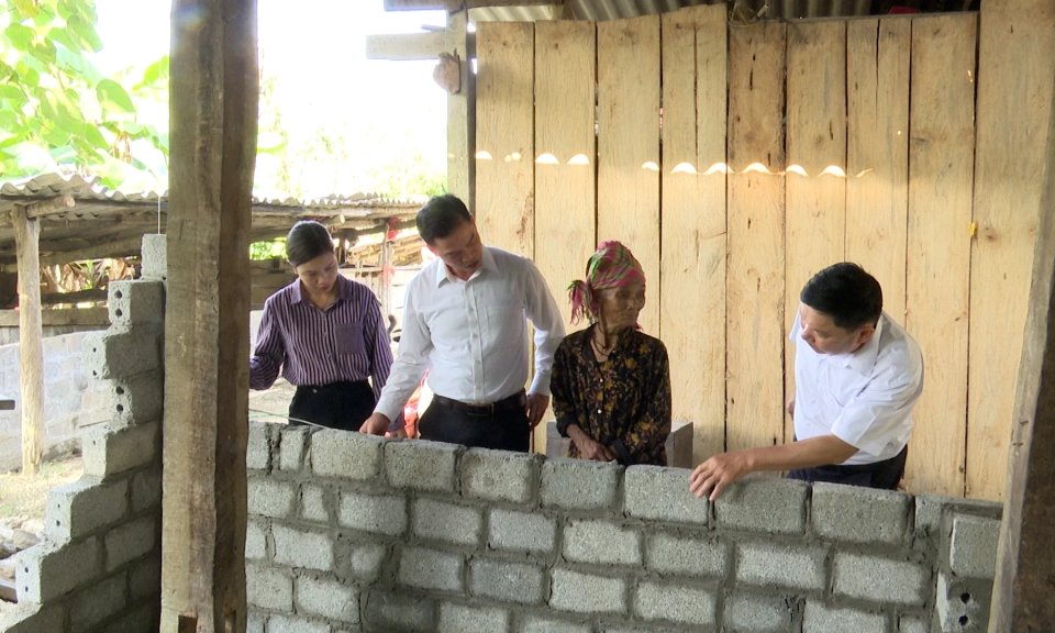 Chung tay v&igrave; người ngh&egrave;o, hướng tới giảm ngh&egrave;o bền vững