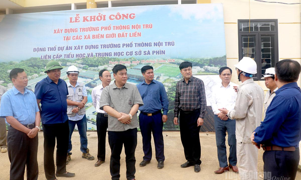 Ph&oacute; Chủ tịch UBND tỉnh Ho&agrave;ng Gia Long kiểm tra tiến độ x&acirc;y dựng Dự &aacute;n Trường PTNT li&ecirc;n cấp x&atilde; S&agrave; Ph&igrave;n v&agrave; x&atilde; Đồng Văn
