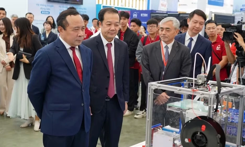 Th&uacute;c đẩy li&ecirc;n kết viện, trường v&agrave; doanh nghiệp trong nghi&ecirc;n cứu, ph&aacute;t triển c&ocirc;ng nghệ
