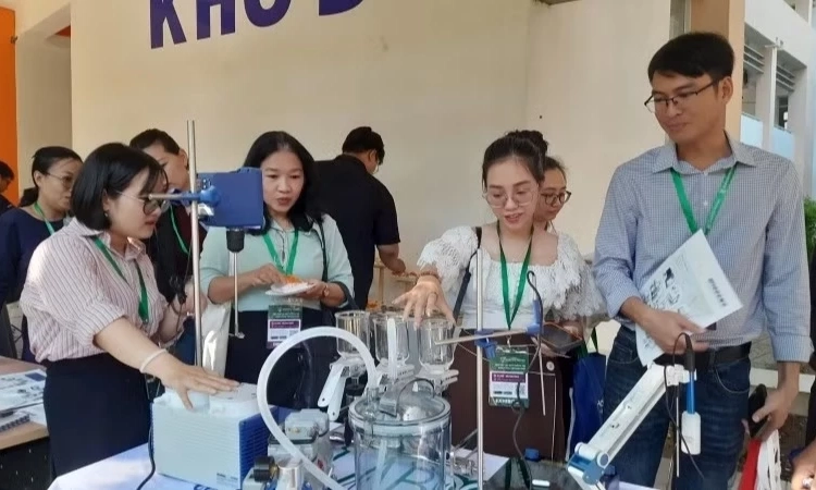 Kết nối hạ tầng nghi&ecirc;n cứu v&agrave; ph&aacute;t triển, th&uacute;c đẩy đột ph&aacute; c&ocirc;ng nghệ