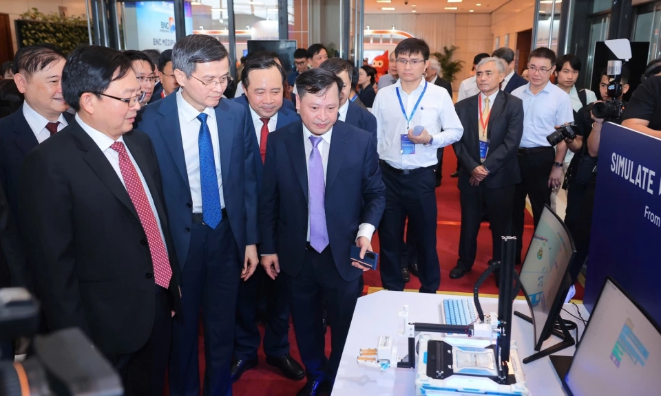 Th&uacute;c đẩy li&ecirc;n kết viện, trường với doanh nghiệp, đưa kết quả nghi&ecirc;n cứu ra thị trường