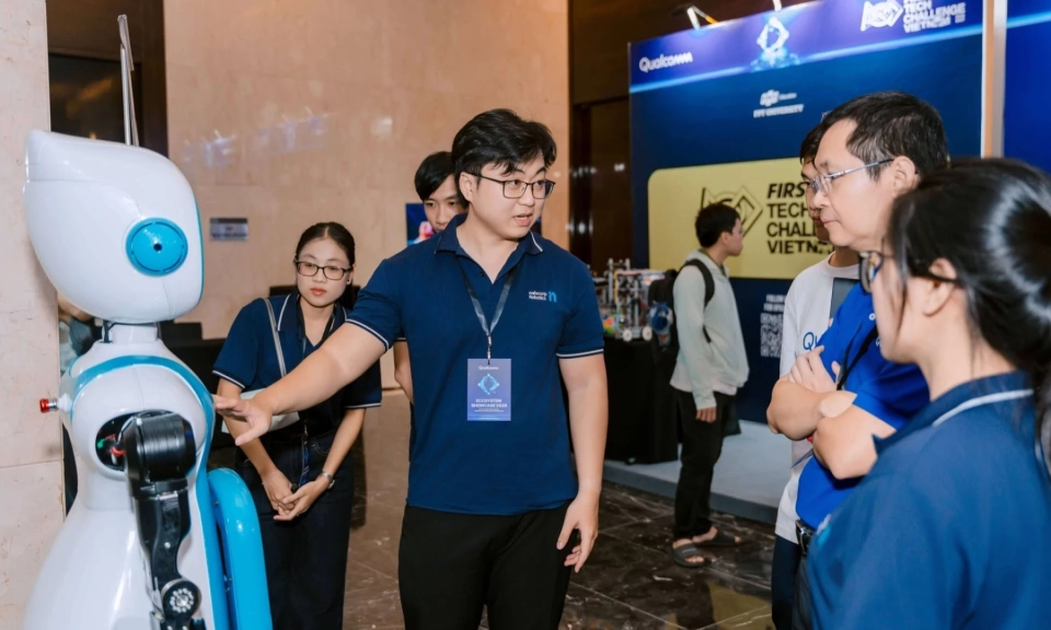 Gỡ điểm nghẽn để robot Việt đi xa