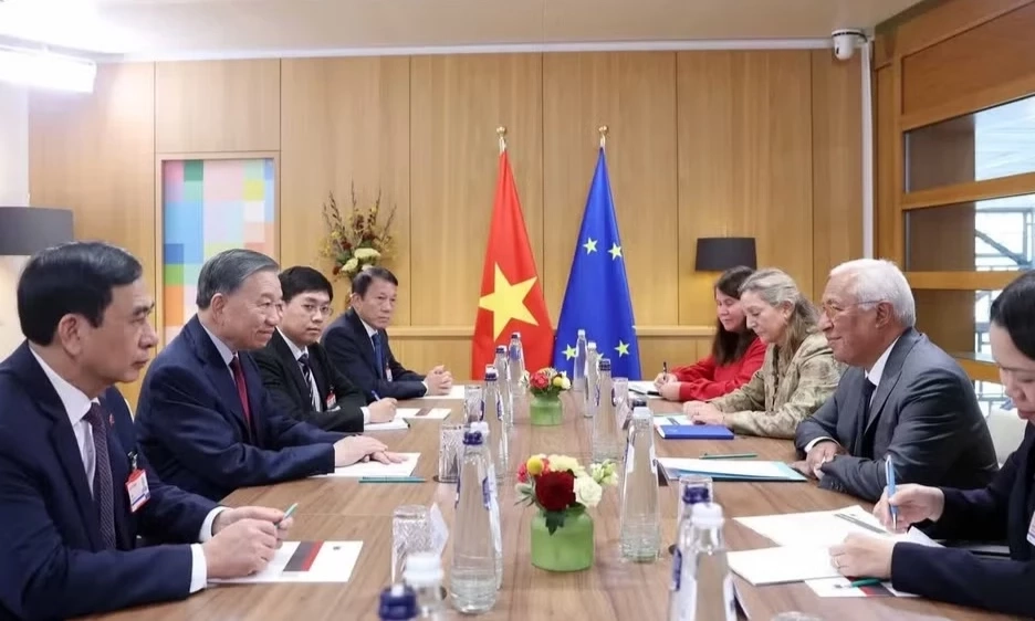 Tổng B&iacute; thư, Chủ tịch nước T&ocirc; L&acirc;m hội đ&agrave;m với Chủ tịch Hội đồng ch&acirc;u &Acirc;u Ant&oacute;nio Costa