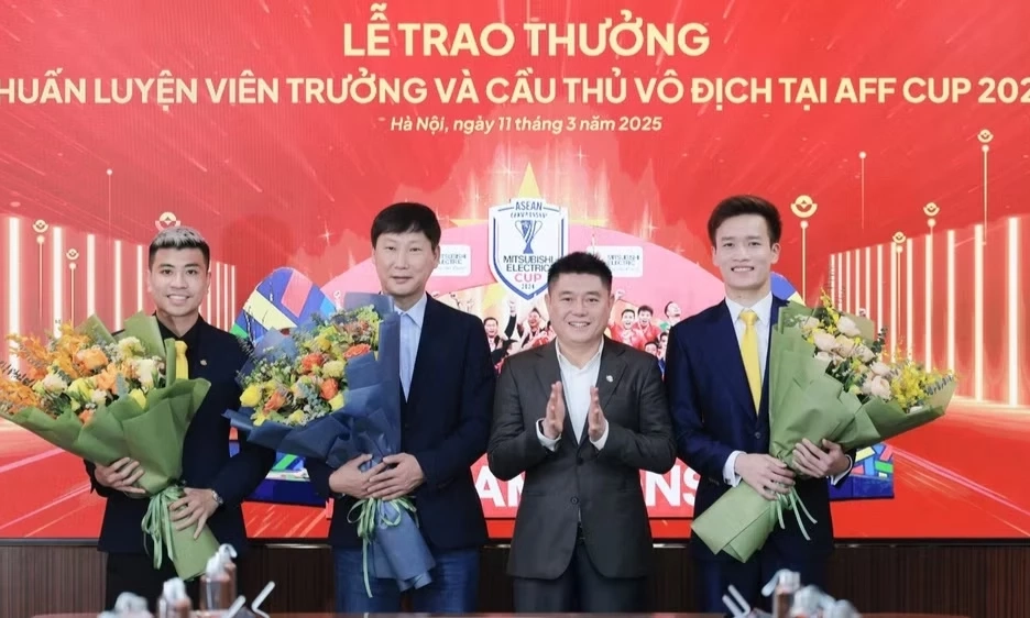 B&oacute;ng đ&aacute; Việt Nam cần một nền tảng ph&aacute;t triển bền vững