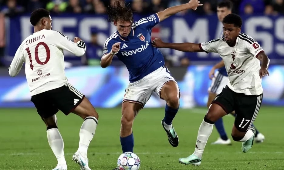 MU thua đậm t&acirc;n binh, Arsenal cầm h&ograve;a Bayern Munich