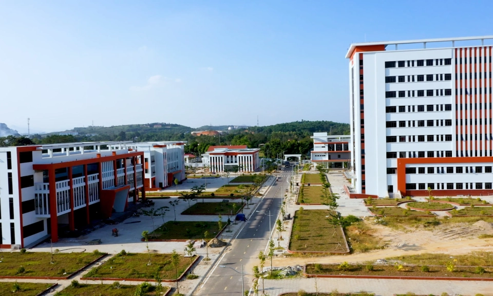 Gấp r&uacute;t thi c&ocirc;ng tr&ecirc;n những c&ocirc;ng tr&igrave;nh