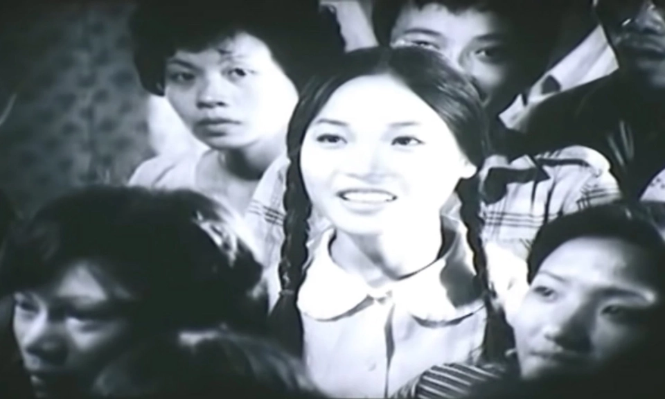 &ldquo;Truyện cổ t&iacute;ch cho tuổi 17&rdquo;- Chuyện t&igrave;nh trong trẻo giữa những năm th&aacute;ng chiến tranh