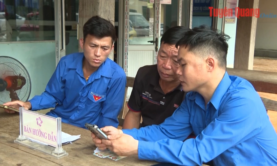 Đưa B&igrave;nh d&acirc;n học vụ số v&agrave;o cuộc sống