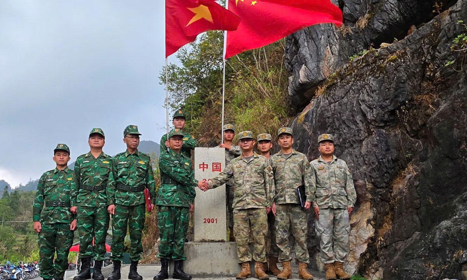 Tuần tra song phương tại khu vực lối mở Ph&oacute; Bảng - Đổng C&aacute;n