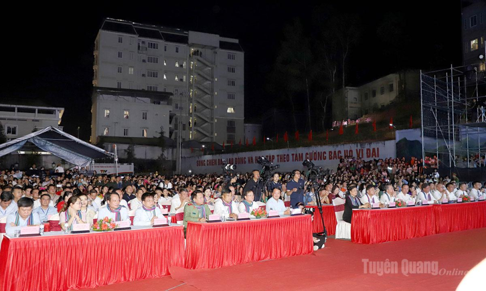 Khai mạc Lễ hội hoa Tam gi&aacute;c mạch lần thứ XII, năm 2026